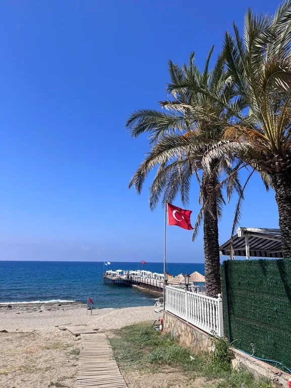 Вилла на берегу моря