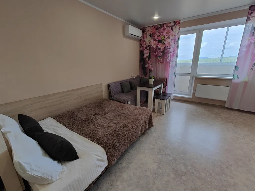 Светлая уютная студия в тихом спальном районе