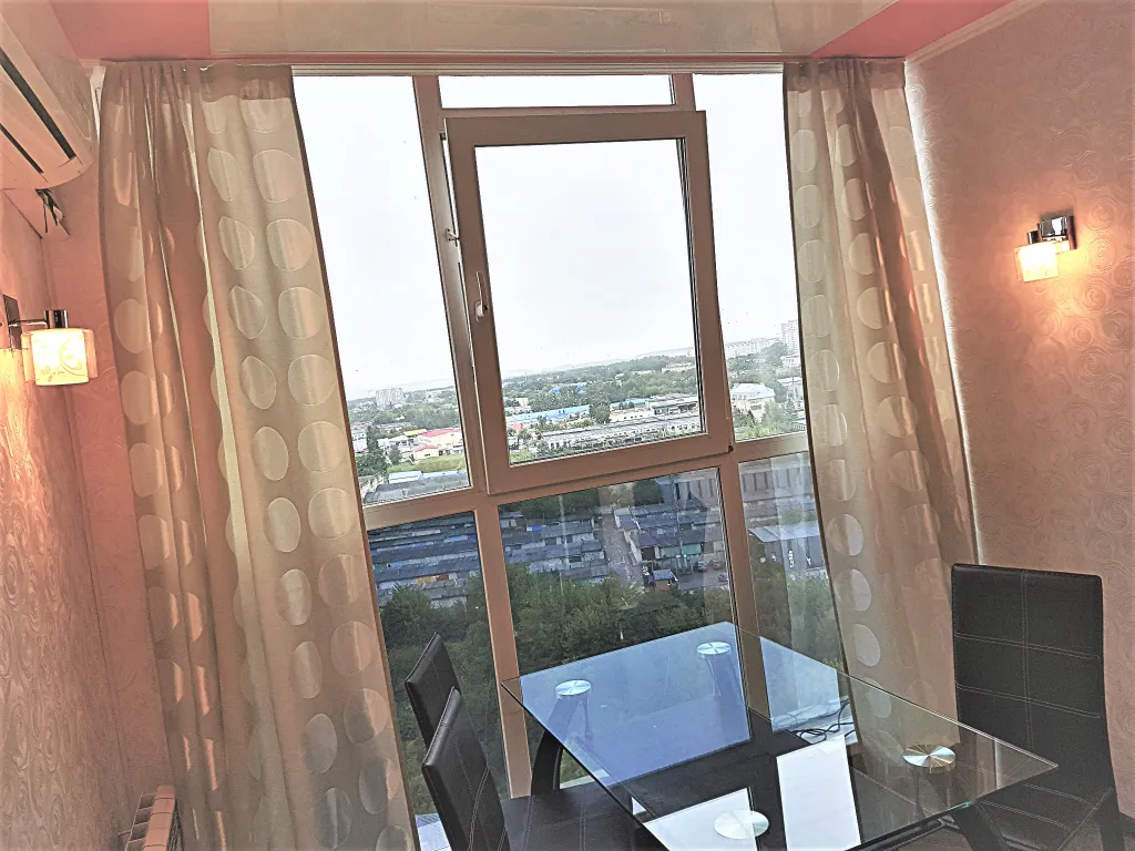 Двухкомнатная квартира на 15 этаже с панорамными окнами