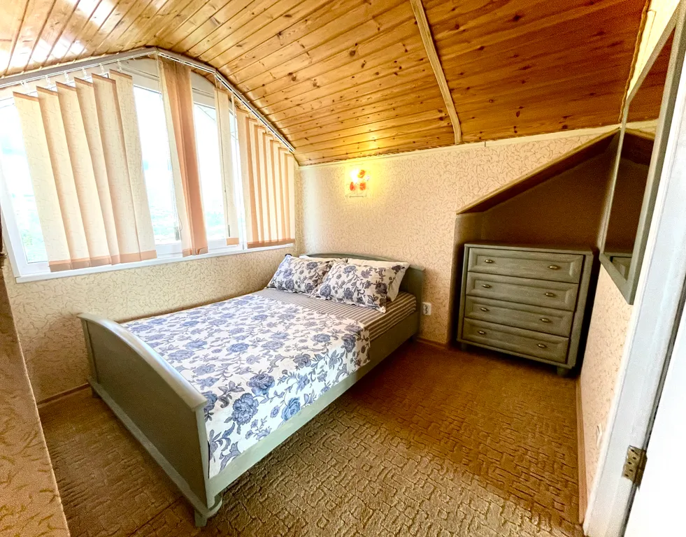 Пентхаус с балконом и видом на море