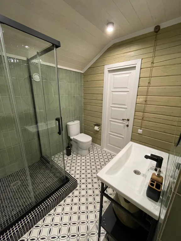 Гостевой дом Добрый Филин с большим летним бассейном и кондиционерами