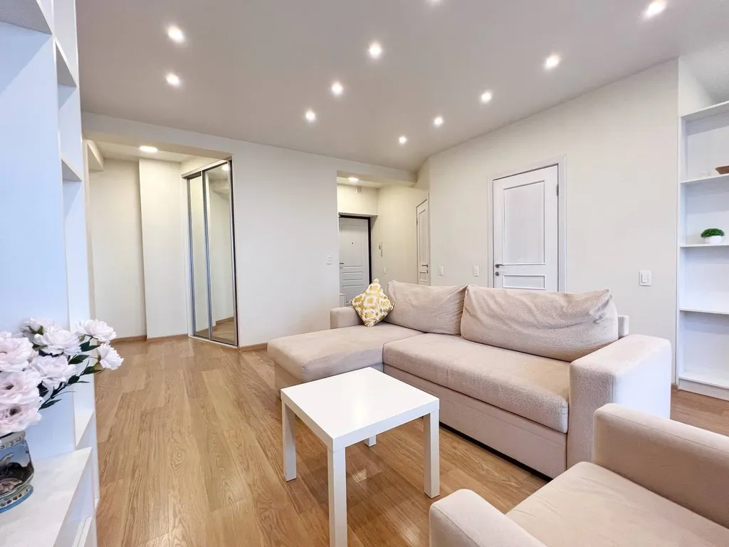 Стильные 2-комнатные апартаменты в новом доме в центре города с шикарным видом