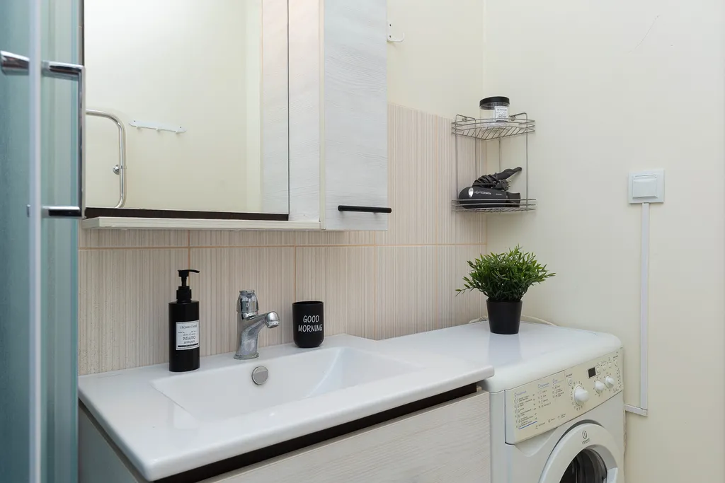 Студия рядом с центром и метро, с кондиционером