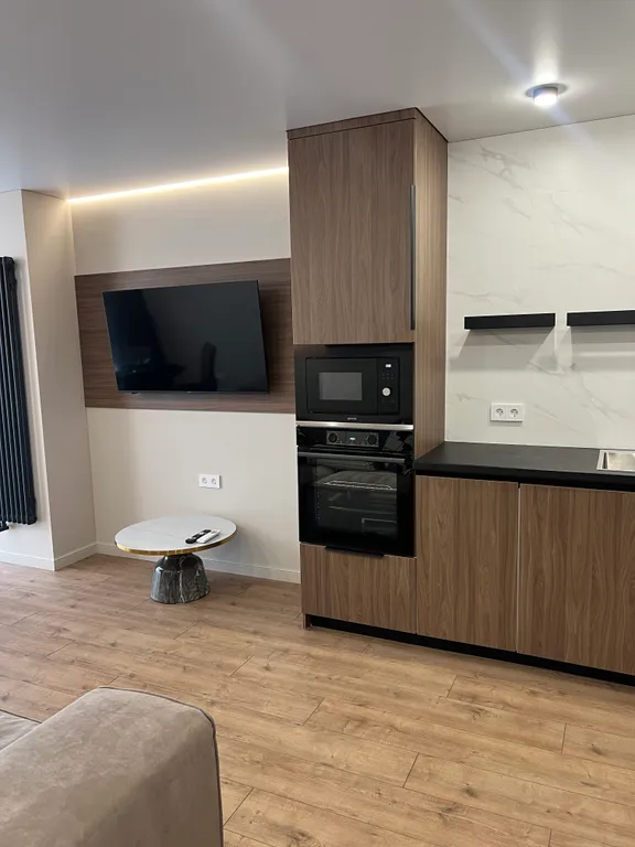 Комфортабельная трёхкомнатная квартира с шикарной территорией