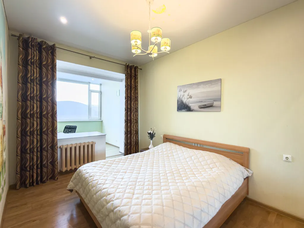 Евротрешка с подземной парковкой близко к центру