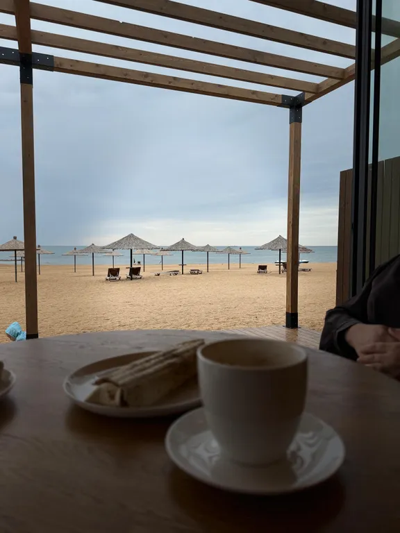 Дом у моря с видом на море