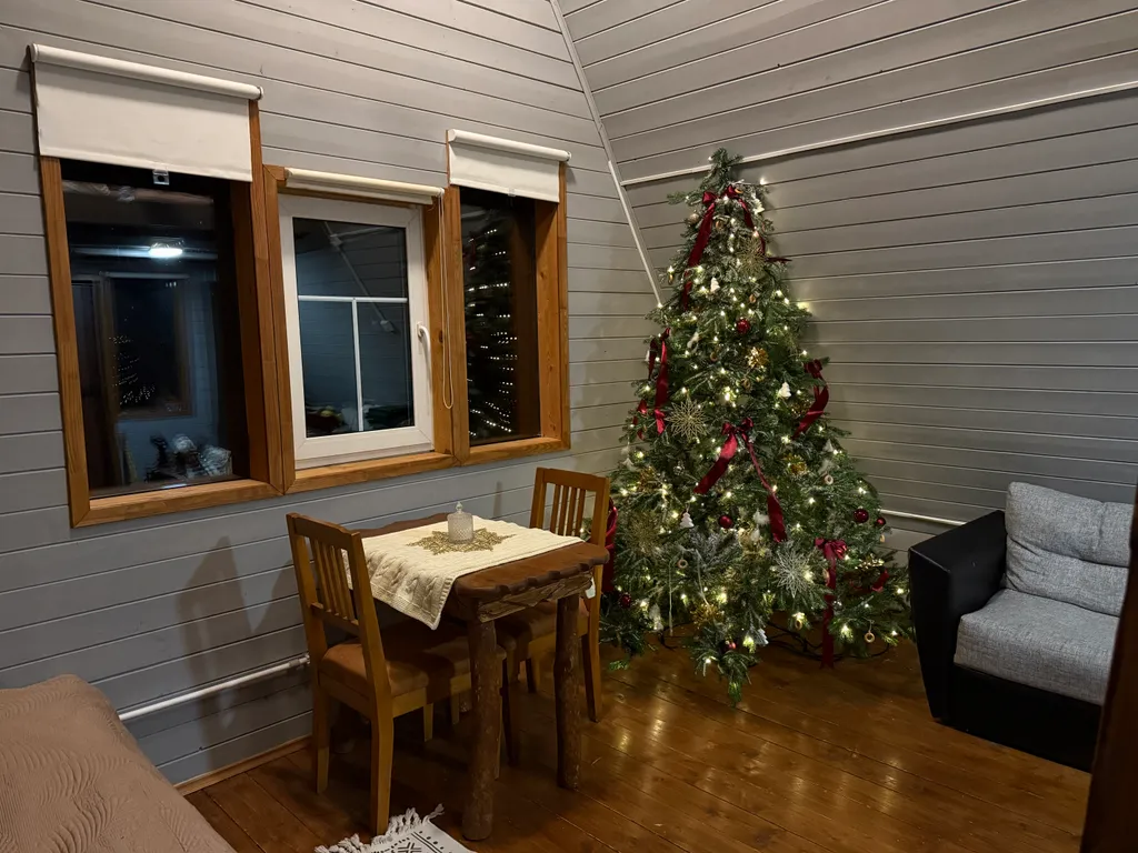 Избушка в лесу, отдельный дом