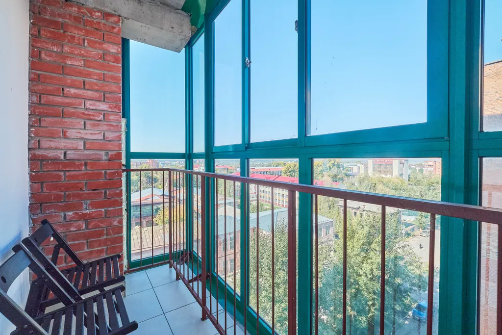 Комфортная двухкомнатная квартира у Лагерного сада