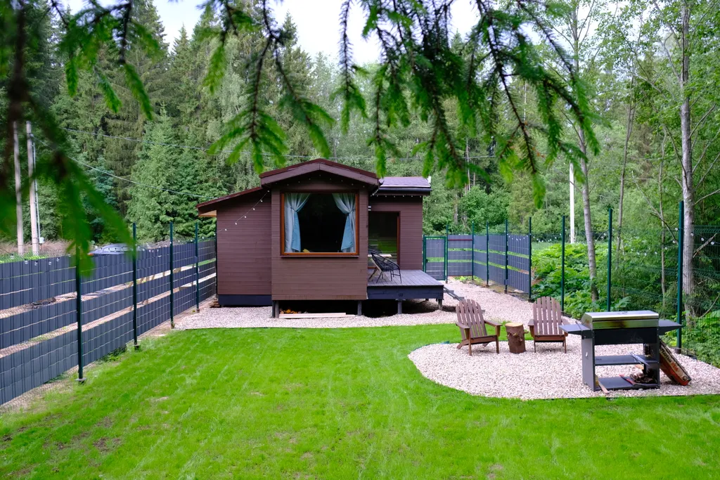 Уютный домик-глемпинг с сауной в лесу