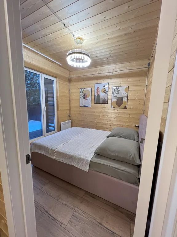 Коттедж Коттедж Барн с панорамными окнами, террасой, баней и купелью — Петровское