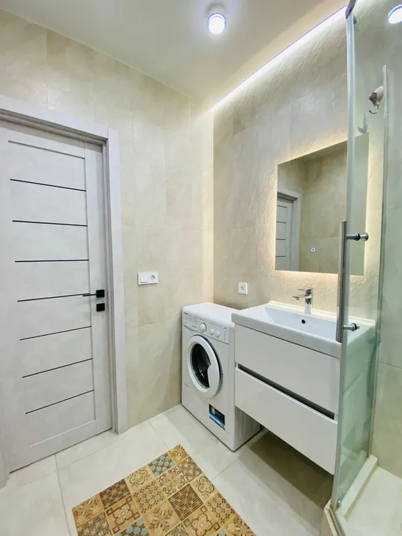 Двухкомнатный апартамент с красивым видом и евроремонтом