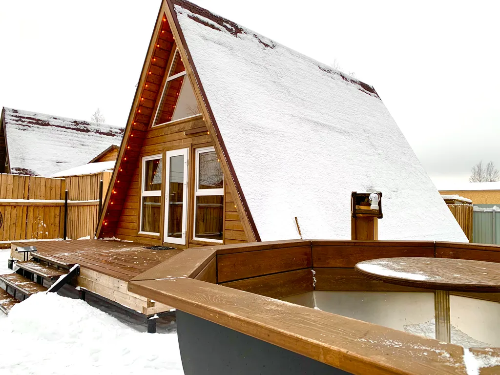 Треугольный дом шале