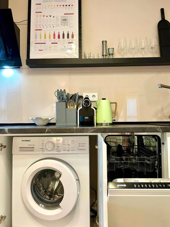 Квартира Апартаменты "AzurGarden" — Варваровка