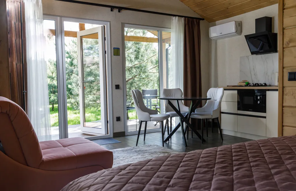 Коттедж 42 метра в лесу у пруда