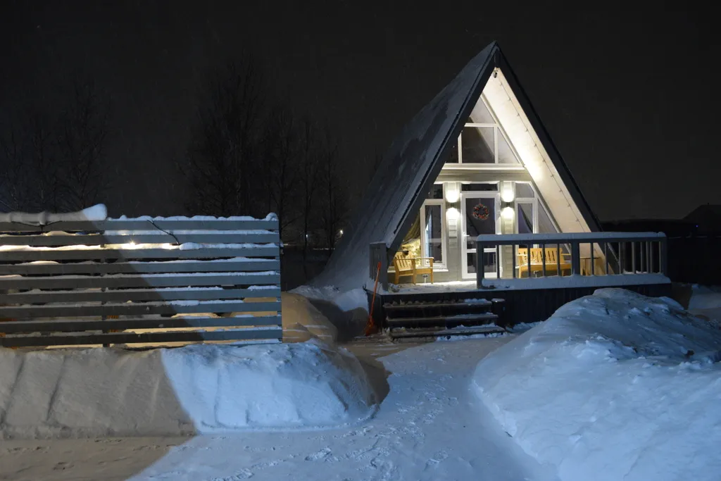 Уютный а-фрейм в деревне