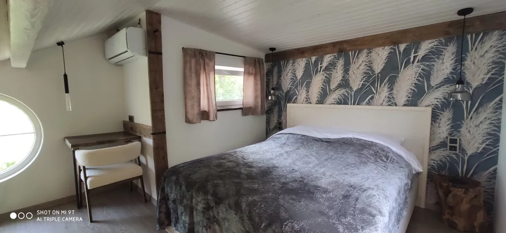 Светлая и просторная студия в чудесном саду для отдыха под шум моря