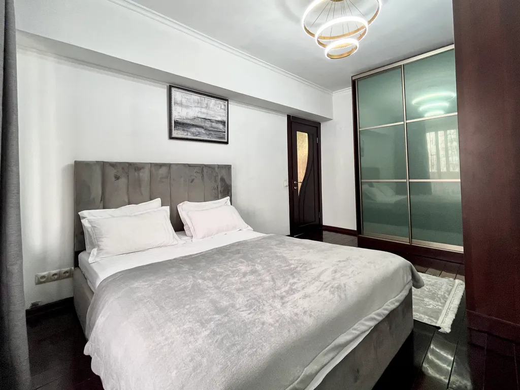 Квартира Удобная квартира Арбат & питьевая вода подарок — Алматы