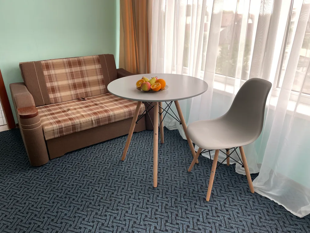 Просторный 4-х местный номер с двумя спальнями на 1-й линии