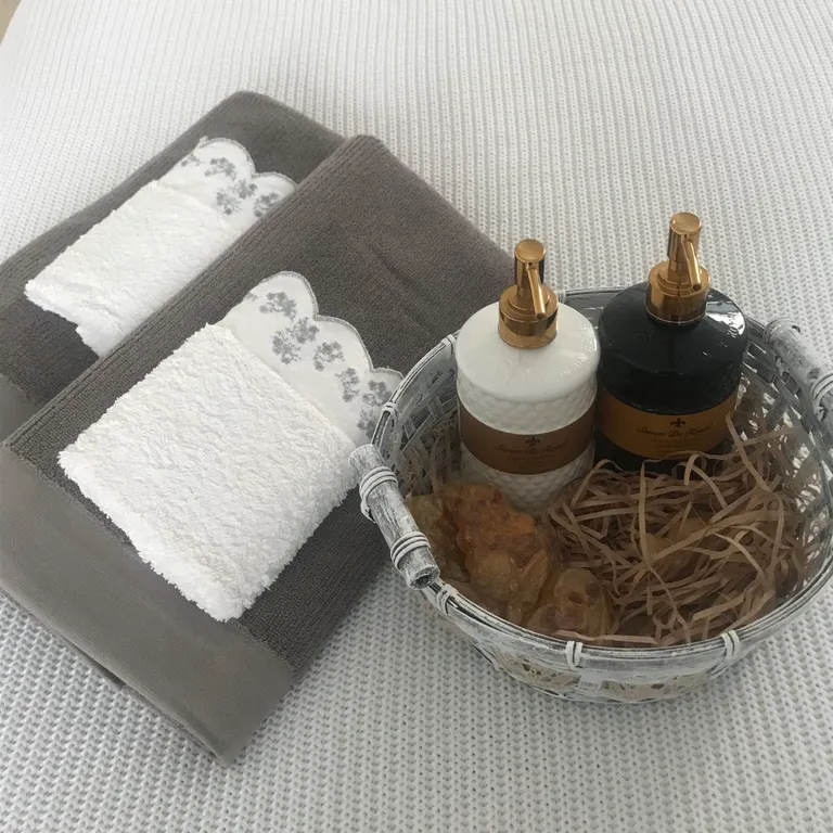 Уютная видовая квартира у Кремлевского парка