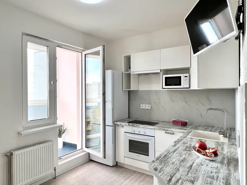 Стильная студия в стиле модерн вблизи парка Челюскинцев