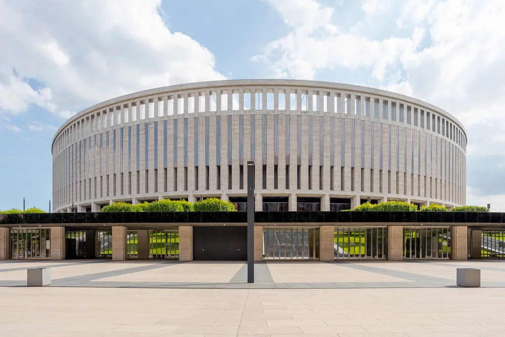 Апартамент LikeHome Карамель c видом на стадион и парк