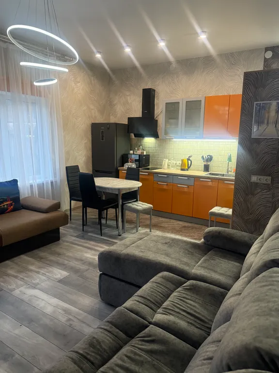 Уютный дом в черте города, 10 минут пешком до центра