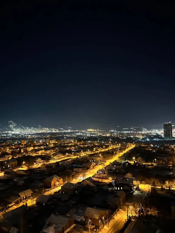 Уютная евродвухкомнатная квартира у Планеты