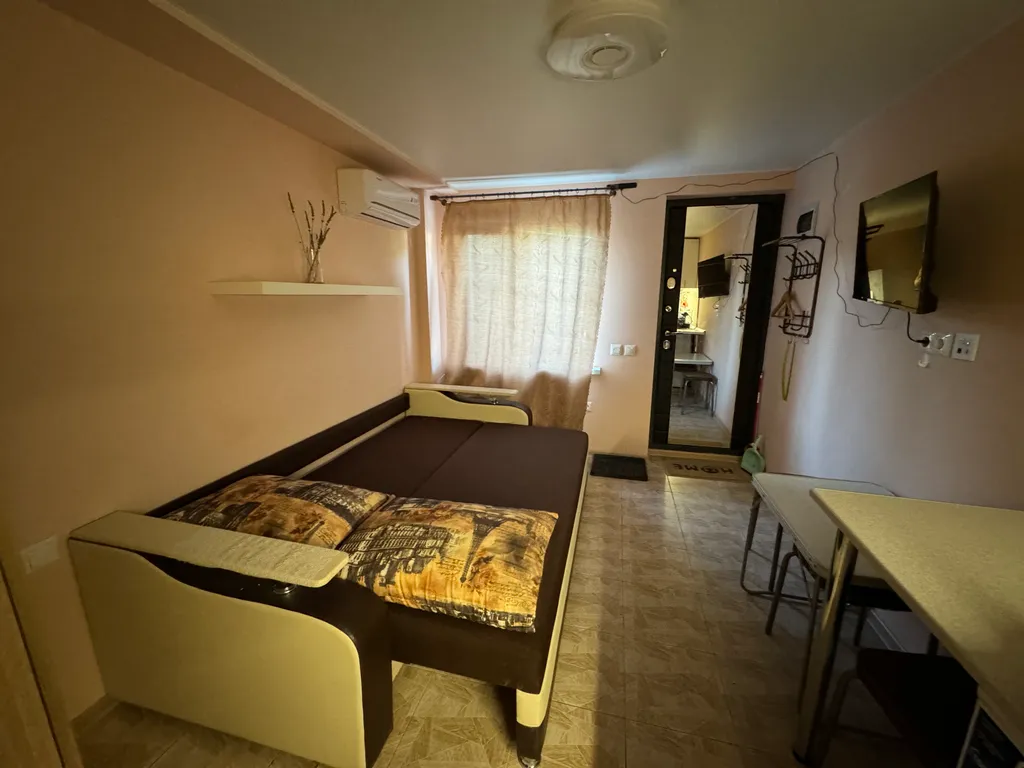 Уютная студия с отдельным входом, с пляжем в шаговой доступности