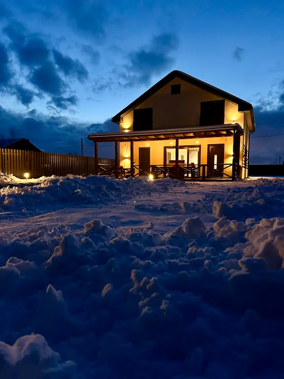 Дом в лесу с баней и бассейном