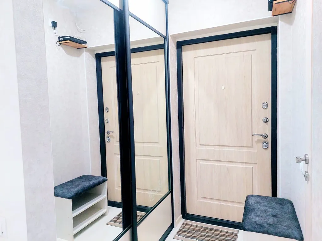 Светлая студия близко к центру