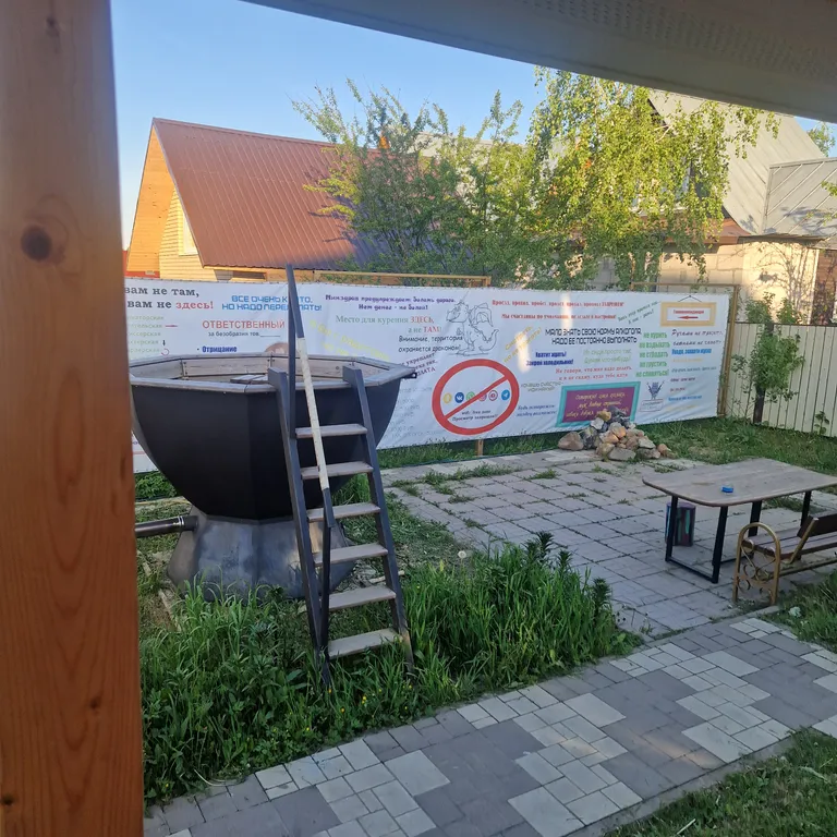 Бревенчатый новый дом с баней и банным чаном