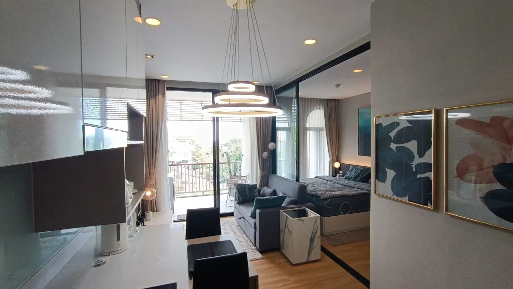 Видовая студия с бассейном на крыше Palmetto Карон