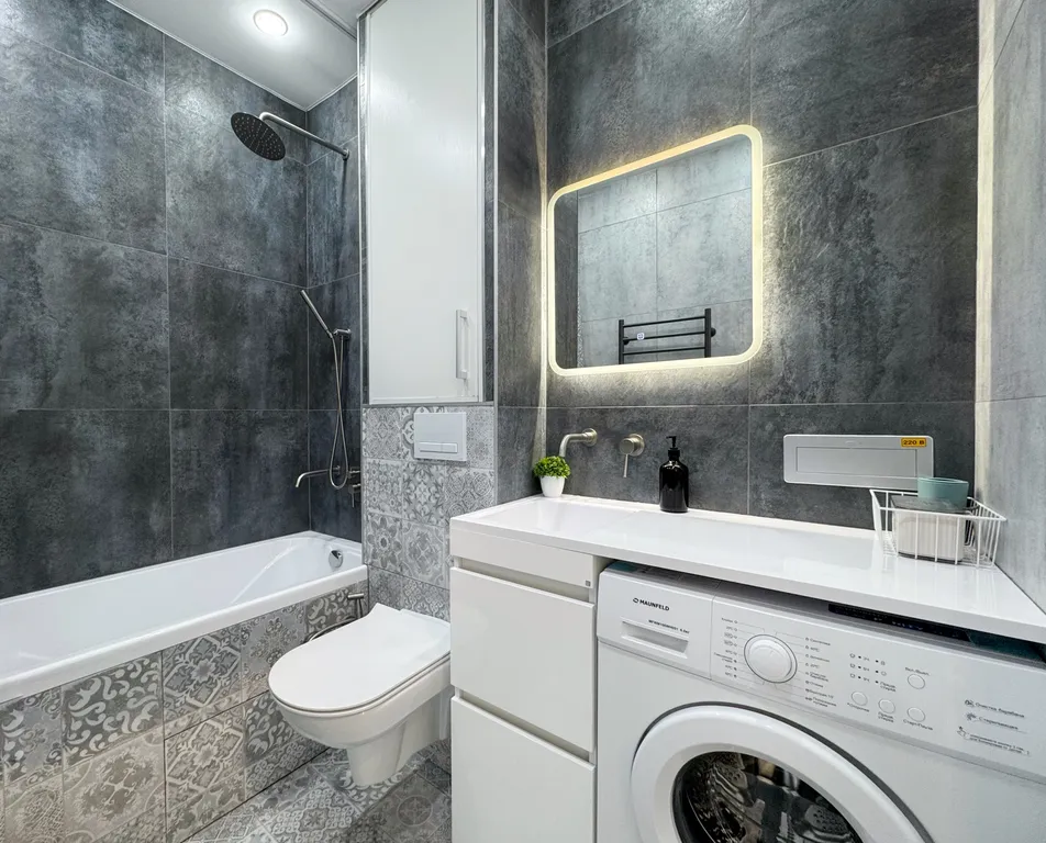 Светлая студия с панорамной лоджией