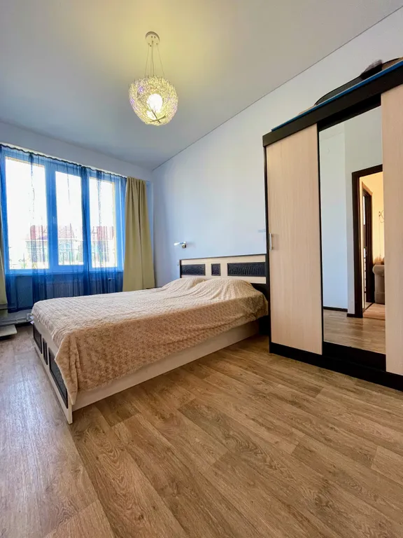 Апартамент с террасой и бассейном