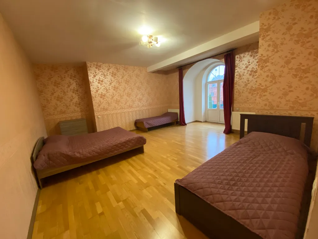 6-комнатный Дом