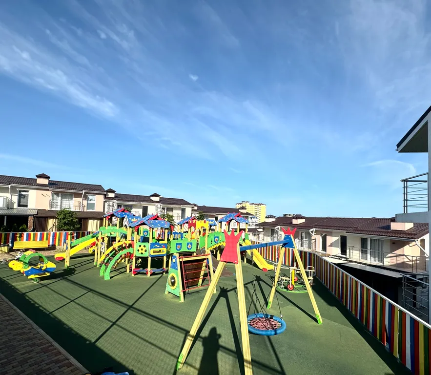 Уютный светлый дом с видом на море