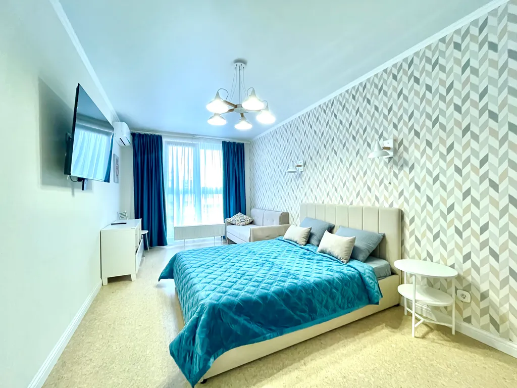 Видовая двухкомнатная квартира в центре города