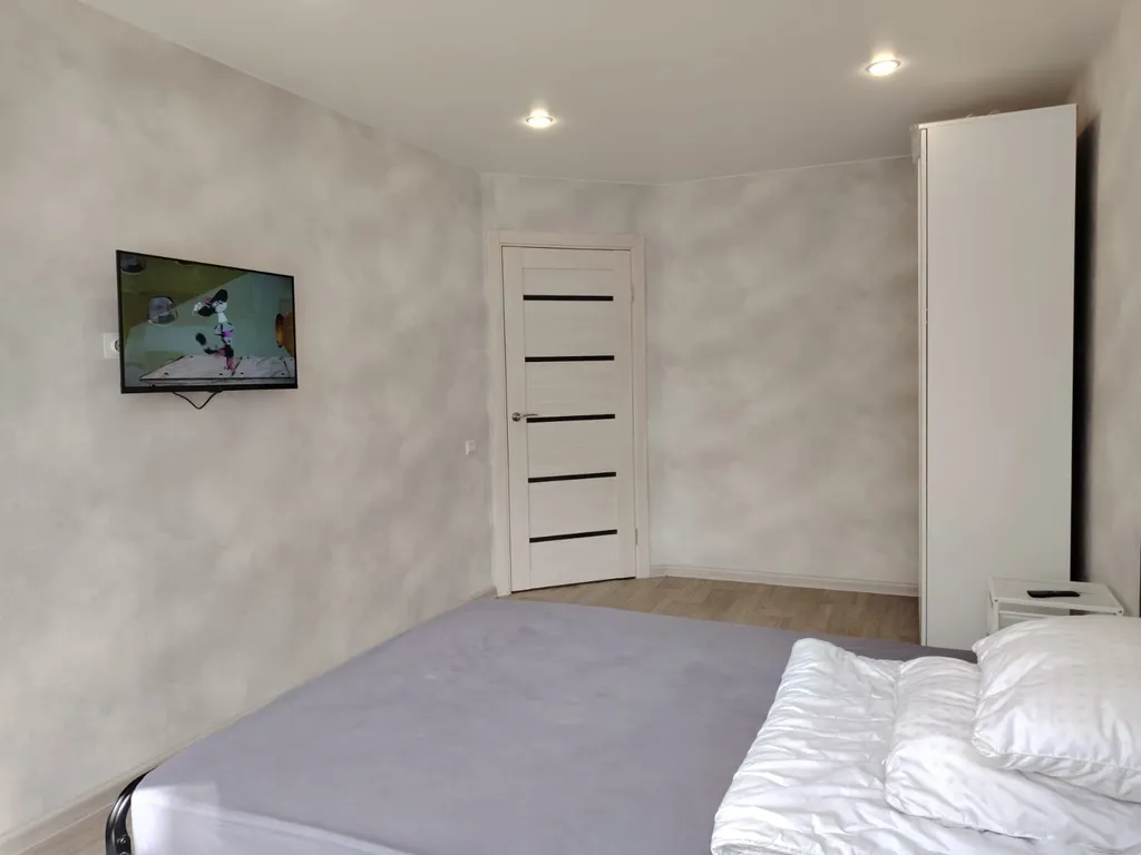 Квартира Двухкомнатная квартира, 3 отдельных кровати — Колпино