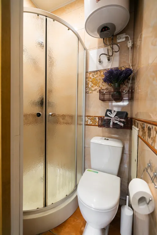 Рядом Невский, торговые центры, метро