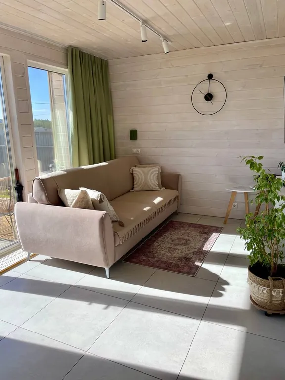 Cube House на берегу Волги