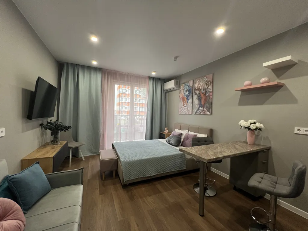 Квартира Квартира Трёхместная студия с балконом — Сочи