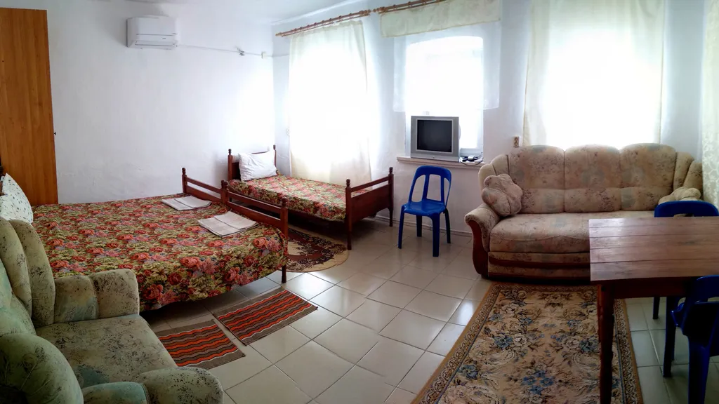 Коттедж 2-комнатный дом Комфорт и экология — аренда посуточно в Голубицкая