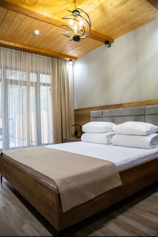 Просторный номер с большой террасой в сосновом бору Приэльбрусья