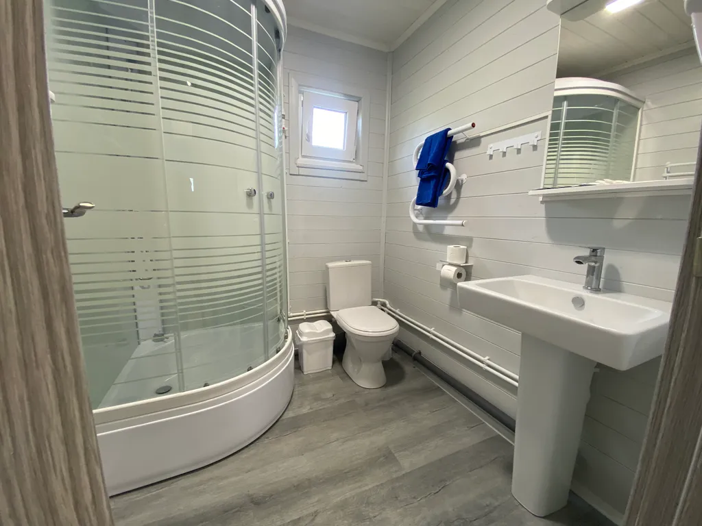 Домик на 6 человек с бассейном