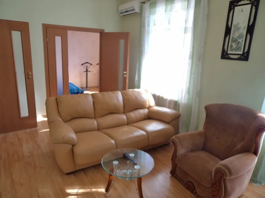 Квартира Уютная квартира с видом на пл. Ушакова, театр им. Лавренева — Севастополь