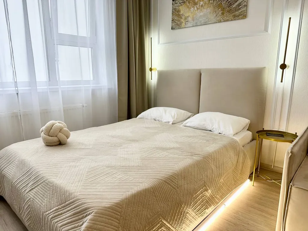 Бежевая дизайнерская студия