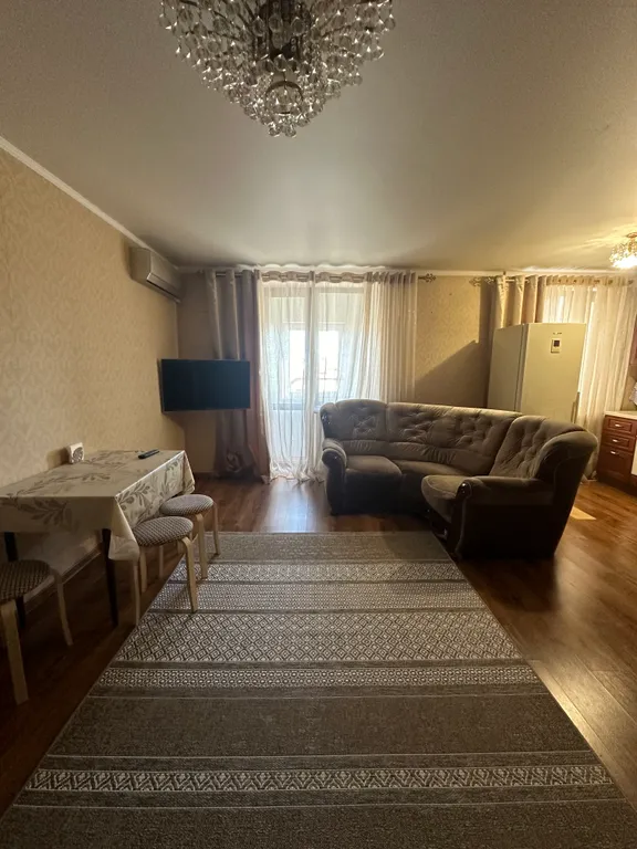 Квартира в двух минутах от берега моря и парка с хорошим ремонтом