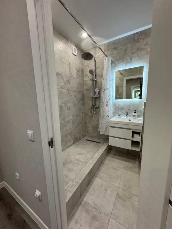 Уютная студия с видом на озеро