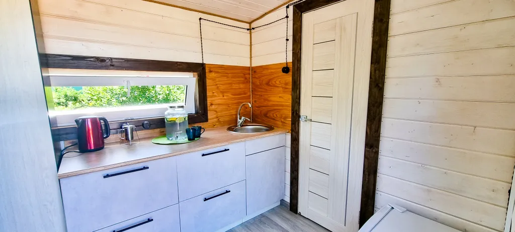 Дом на крыше+модуль палатка на 2х человек.