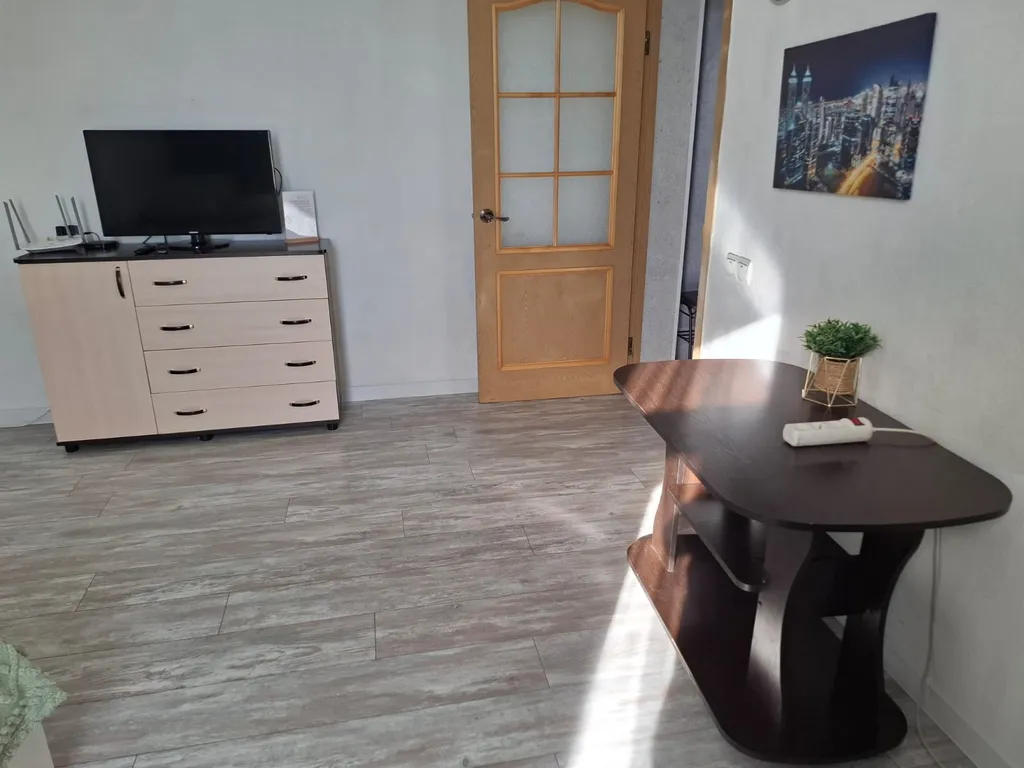 Квартира Две раздельные комнаты и балкон — Омск